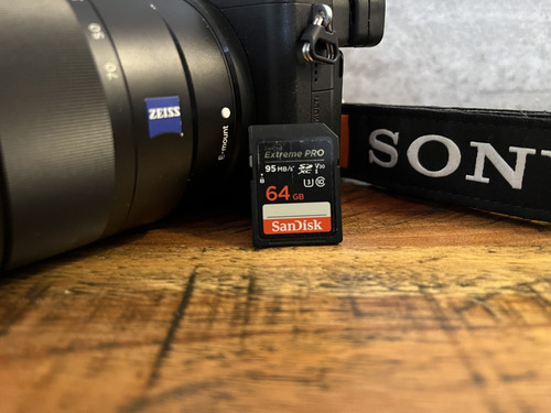 Sony Alpha 6500 Ilce-6500 Con Lente Zeiss 4/16-70
