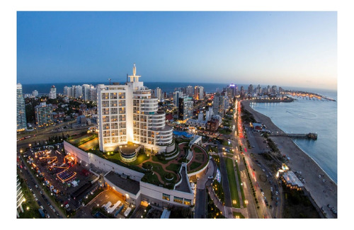 Edificio De Categoria Apto.al Frente Con Terraza De 30 Mts Nuevo Amueblado Servicios Full