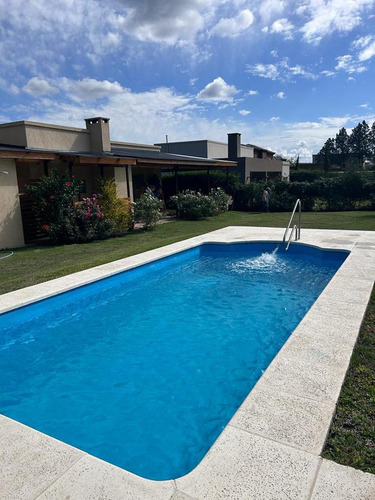 Casa En Venta En Santa Guadalupe Pilar Del Este