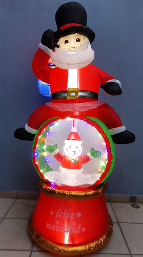Inflable Santa Con Esfera De Nieve Y Muñeco 2.4 Metros Color