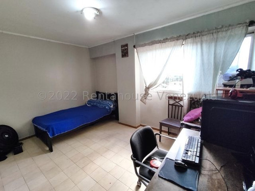Imagen 11 de 30 de Apartamento En Venta En El Centro De Cabudare Cuenta Con 3 Habitaciones, 2 Modernos Baños, Iluminados Espacios De Sala Y Comedor, Cocina Iluminada Y Área De Lavandería Gabriela C.