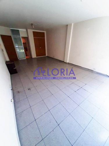 Imagen 4 de 19 de Oficina En Venta - Apto Vivienda - Oportunidad.-
