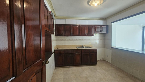 Hermosa Casa En Alquiler Ubicada En Los Cacicazgos