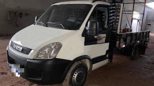 Imagem 1 de 5 de Iveco Daily 30s13cs Seminova Nova Com Munck