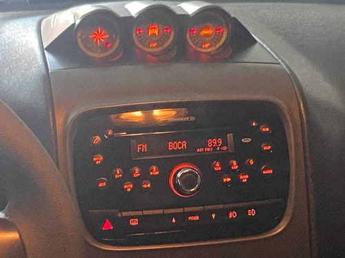 Imagem 13 de 15 de Fiat Idea Adventure 1.8 16v(flex) 4p 2013