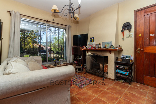 Casa En Venta En El Pinar De Tres Dormitorios Con Garage Y Amplio Patio