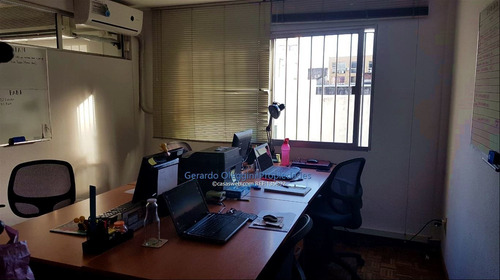 Venta Oficina Con Renta Ciudad Vieja O Permuta Apto Punta
