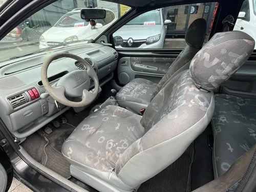 Renault Twingo Authentique 1.2cc MT