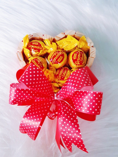 Imagem 4 de 7 de Cesta Coração De Chocolate Presente Dia Da Mães Tia Namorada