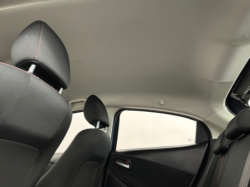Imagen 18 de 23 de Mazda 2 Hatchback 2017