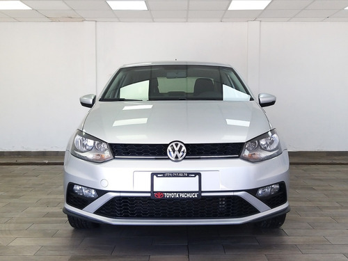 Imagen 2 de 15 de Volkswagen Vento Comfortline Plus 2020 Plata