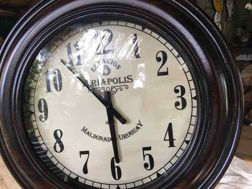 Imagen 5 de 12 de Reloj Tipo Antiguo Estacion Piriápolis Ferrocarril Afe