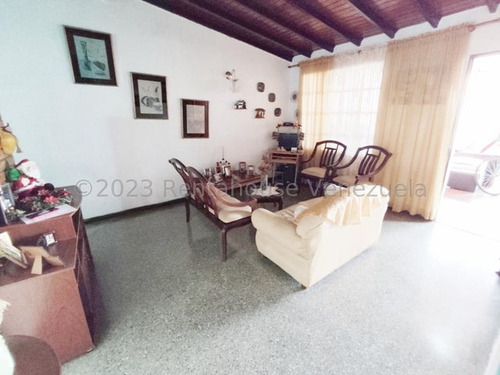 Amplia Casa En Venta Ubicada En Calle Tranquila Y Segura De El Paraíso Cabudare,gabriela C