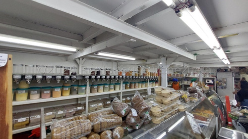 LG Vendo Edificio Industrial Con Local Comercial En Prado De María, 1920 Mtrs. Punto Comercial De Mas De 30 Años