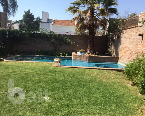 Imagen 2 de 15 de Venta Casa En Villa Belgrano 3 Dormitorios Con Pileta