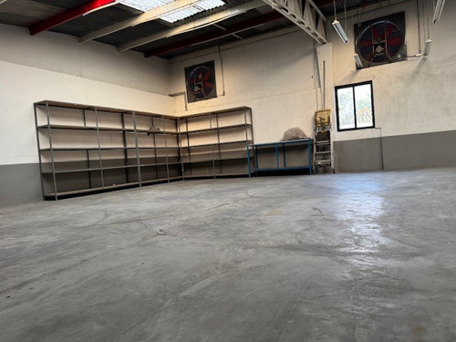 Renta Bodega En Tlahuac En Un 2do Nivel