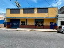 Comprar Raiza Suarez Vende Edificio Comercial En Centro De Barquisimeto -2  3  5  5  7  7-  Cuenta Con Oficinas, Depósitos, Mezzanina, Área De Servicio Y Lavandería, Galpon, Cava Cuarto, Luz Trifasica, Estac.