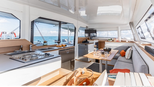 Catamaran Excess 11