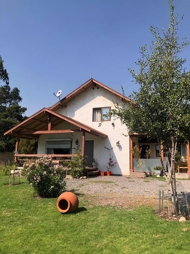 Parcela Con Casa De Dos Pisos, Container Y Piscina En Pirque