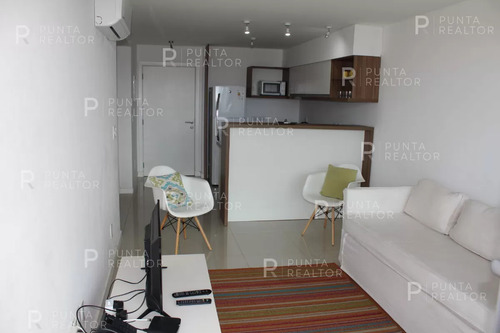 Apto 1 Dorm, + Plus Y Balcón