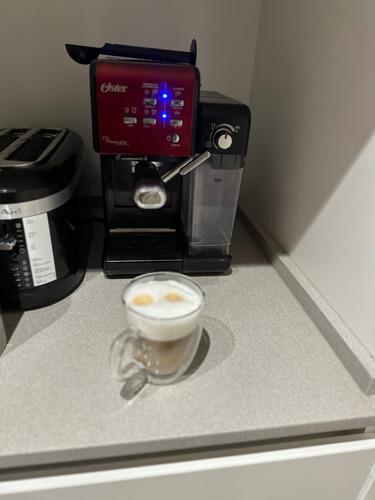 Cafetera Espresso Oster Prima Latte