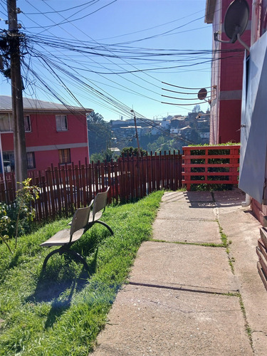 Departamento En Arriendo De 2 Dorm. Roizbatt Cerro Placeres