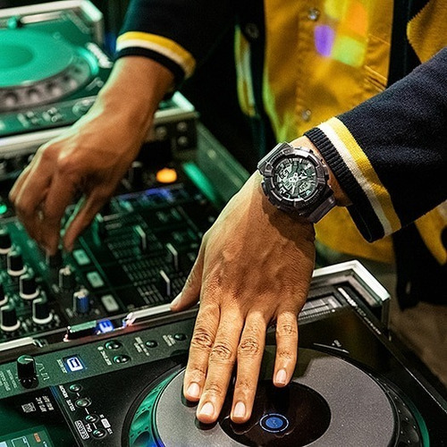 Imagen 6 de 7 de Reloj Casio G-shock Youth Transparente Humeado Gm-110mf-1acr