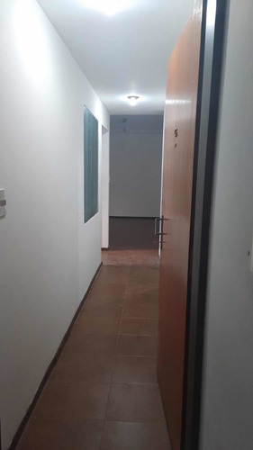 Imagen 2 de 14 de Ph 2 Ambientes Con Patio.. 1er Piso Por Escalera , Sin Expensas