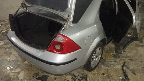 Ford Mondeo 2.0 Ghia 4p