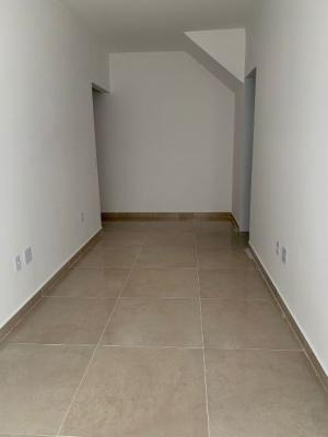 Imagem 2 de 14 de Casa Na Litoral Com 2 Quartos, Lado Praia. Praia Grande/sp