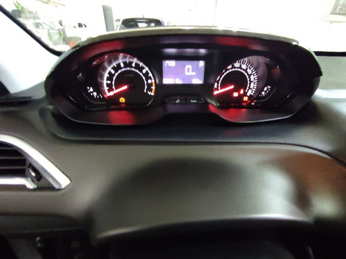 Imagen 15 de 15 de Peugeot 2008 1.6 Feline Tip