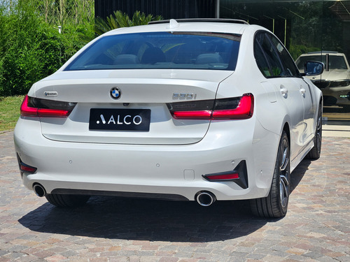 BMW Serie 3 3.0 330i Sedan Sport Line 252cv