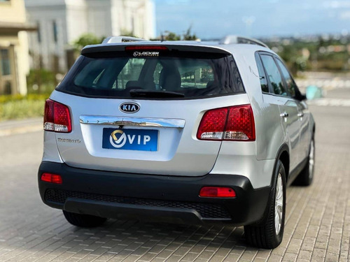 Imagem 4 de 13 de Kia Sorento 2.4 S.253 4x2 16v Gasolina 4p Automático 201...
