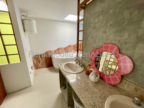 Moderna Casa En Venta Este De Barquisimeto. Urbanizacion Colinas Del Viento 25-20497 As-my