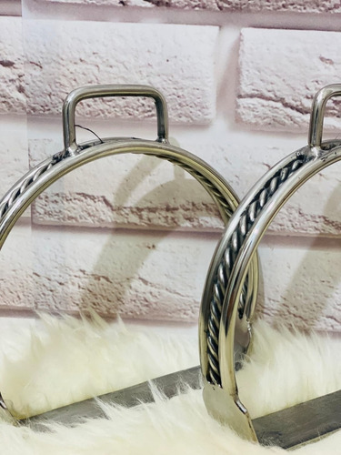 Estribo Par Em Inox Resistente Cavalo Sela Imediato Cor Prateado
