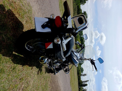 Imagen 1 de 8 de Bajaj Cruise 220 2017