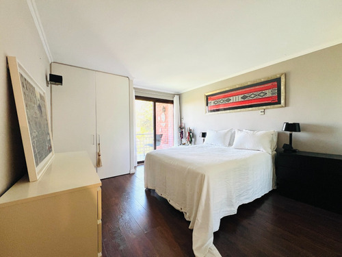 Amplio Duplex En Santa María De Manquehue, Excelente Estado.