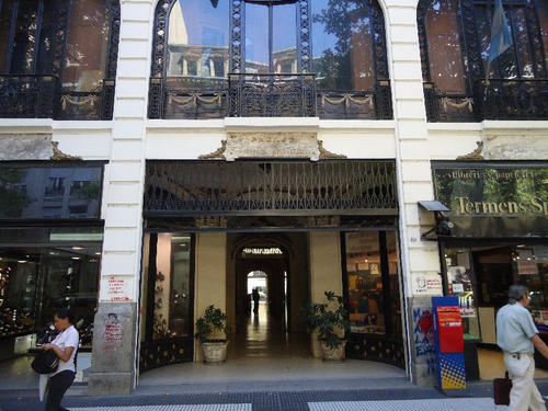 Imagen 1 de 16 de Regias Oficinas Ubicadas En El Histórico Edificio -pasaje Urquiza
