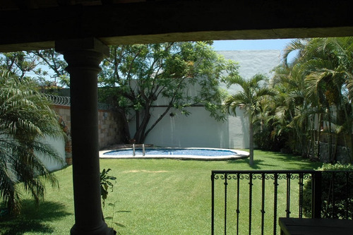 Casa En Renta Fraccionamiento Privado, En Lomas De Atzingo, Cuernavaca