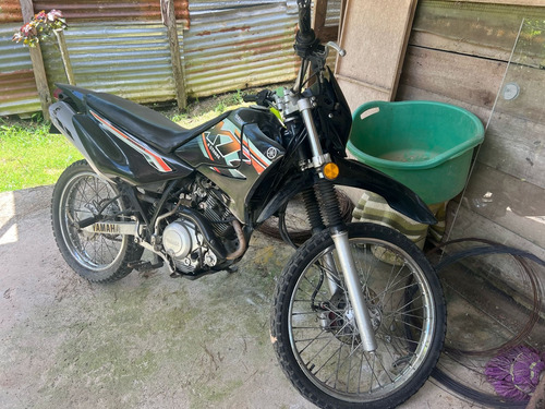 La Yamaha Xtz 125 Se Presenta Como Una Motocicleta Versátil.
