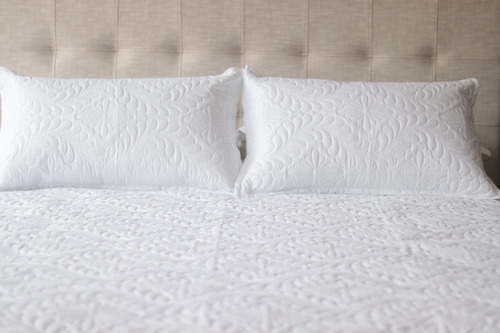 Combo Protector De Colchón 120x190 + 2 Almohadas
