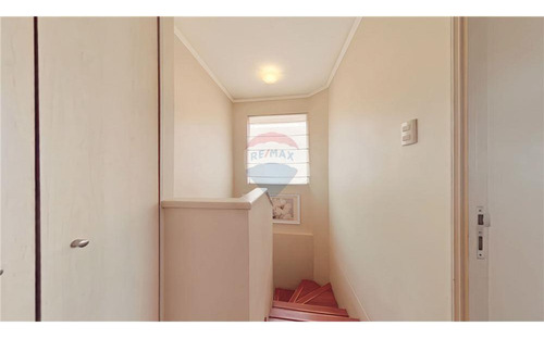 Acogedora Casa Aislada, 2 Pisos, Calle Tranquila, 3d; 3b, 2e