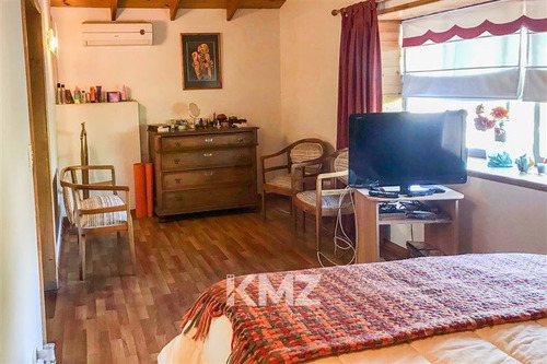 Casa En Venta De 8 Dorm. En La Florida