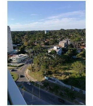 Venta De Apartamento 3 Dormitorios En Roosevelt