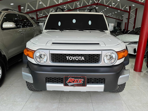 Imagen 6 de 12 de Toyota Fj .