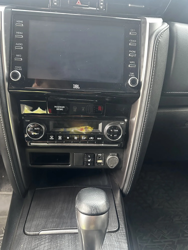 Toyota Fortuner 2.4 SRV At 7As