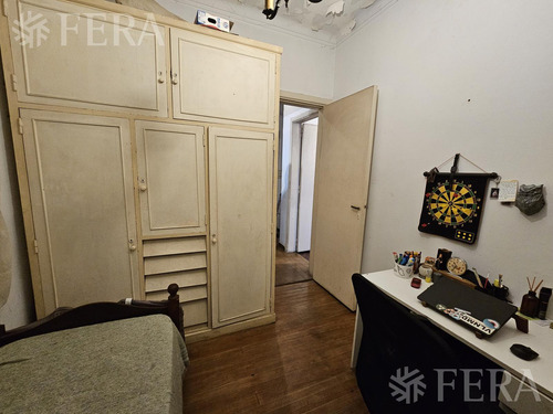 Venta De Casa 5 Ambientes Con Fondo Libre En Adrogue