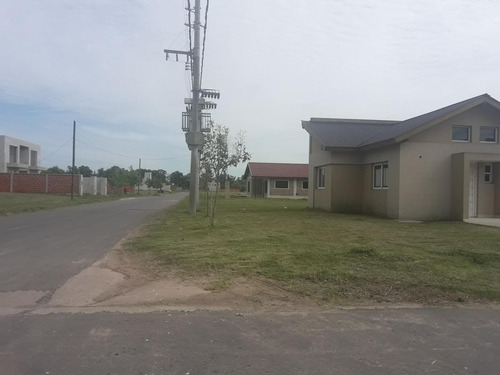Imagen 6 de 12 de Lote En Longchamps A Mts De Av Berlin