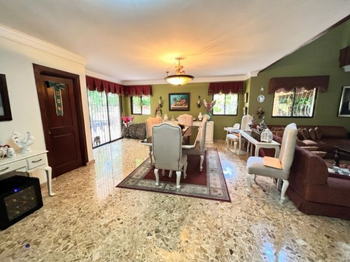 Casa En Venta En La Castellana De 3 Habitaciones