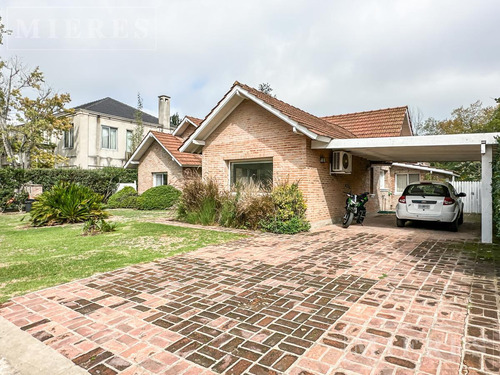 Muy Linda Casa En Venta En Laureles
